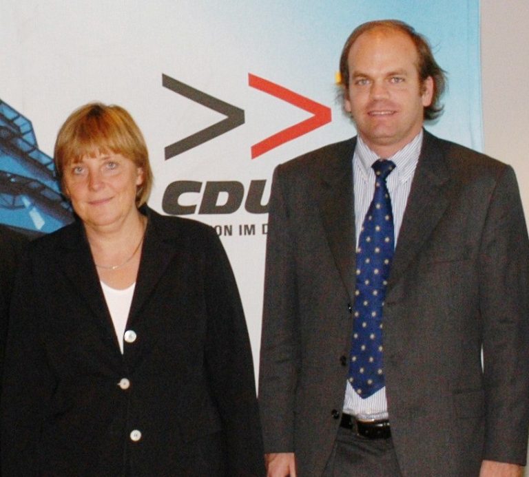 Junto a la Ex Canciller de Alemania, Ángela Merkel